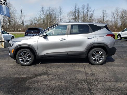 Used 2022 Kia Seltos LX image 8