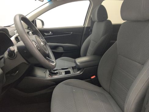 Used 2018 Kia Sorento LX image 17