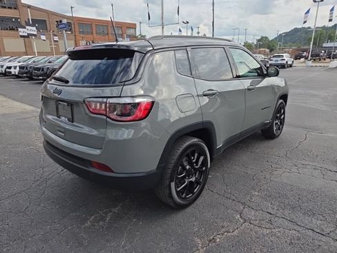 Used 2023 Jeep Compass Latitude w/ Convenience Group AWD/4WD image 7