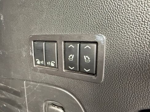 Used 2017 GMC Yukon Denali w/ Open Road Package AWD/4WD image 27