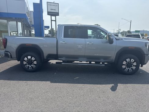 New 2026 GMC Sierra 2500 Denali w/ Denali Reserve Package AWD/4WD image 2