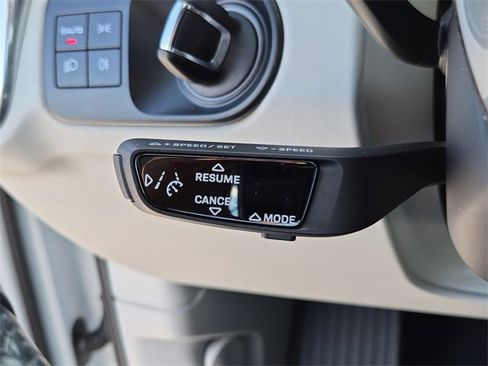 Used 2022 Porsche Cayenne Platinum Edition image 26