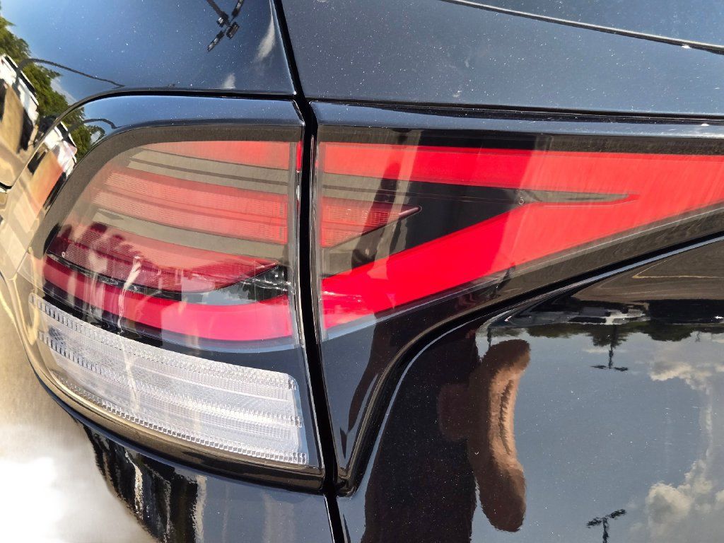 Certified 2025 Kia Sportage SX FWD image 11