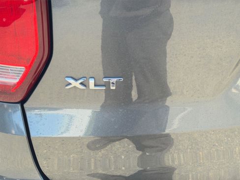 Used 2017 Ford Explorer XLT w/ Equipment Group 202A FWD image 10