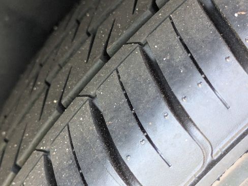 Used 2023 Ford Explorer XLT w/ Equipment Group 202A RWD image 9