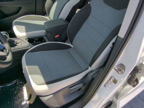 Used 2025 Volkswagen Taos S FWD image 17