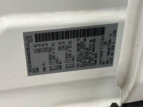 Used 2024 Nissan Rogue SV AWD/4WD image 12
