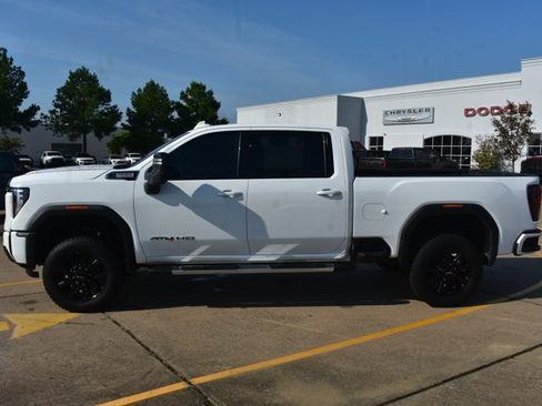 Used 2025 GMC Sierra 2500 AT4 AWD/4WD image 9