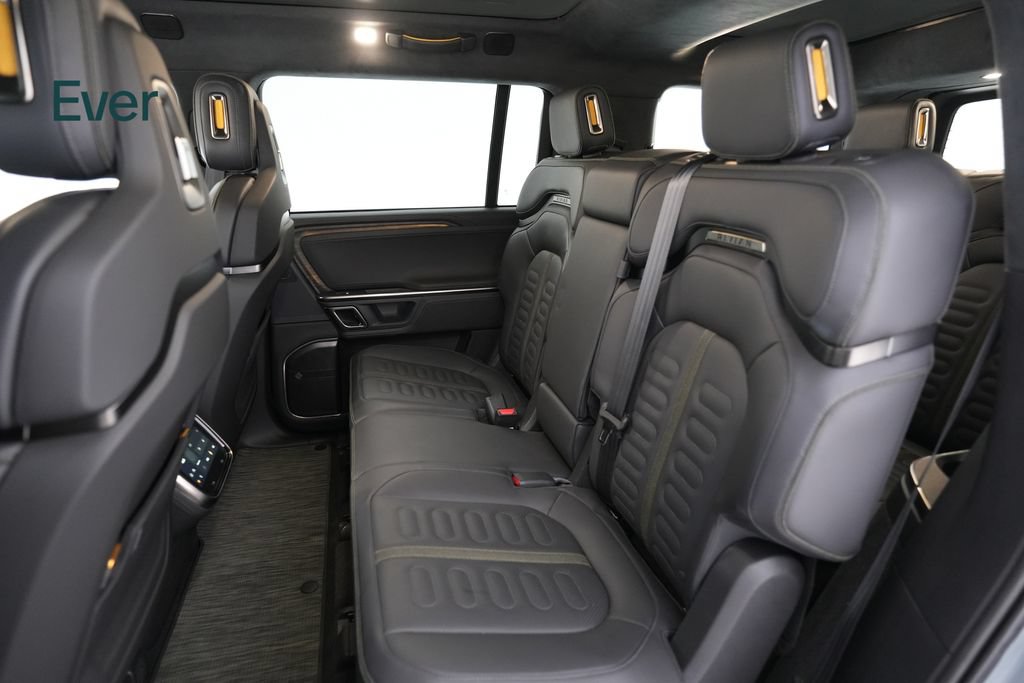Used 2024 Rivian R1S Adventure Dual AWD/4WD image 24