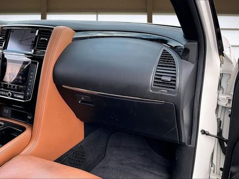 Used 2021 INFINITI QX80 Sensory w/ All-Season Package image 17