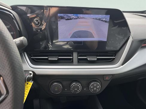 Used 2025 Chevrolet Trax RS w/ Driver Confidence Package FWD image 14