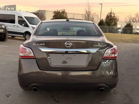 Used 2013 Nissan Altima 3.5 SV image 7