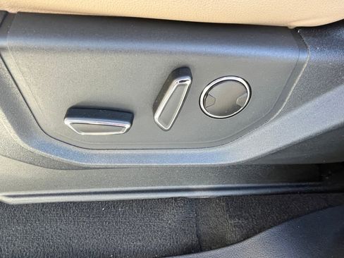 Used 2024 Ford Expedition Limited image 19