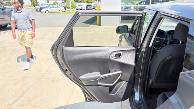 Used 2023 Kia Soul LX w/ Option Group 015 FWD image 27