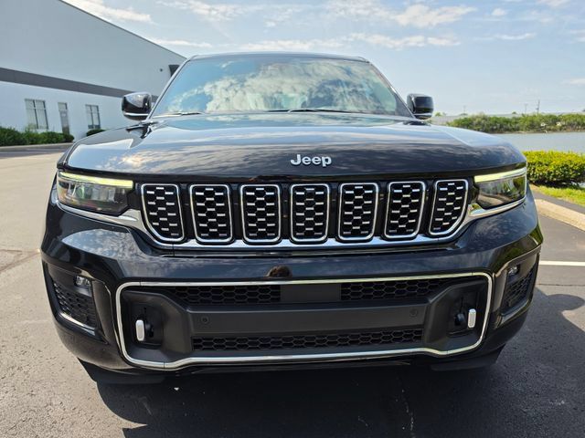Used 2023 Jeep Grand Cherokee Overland AWD/4WD image 14