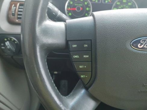 Used 2008 Ford Taurus SEL image 31