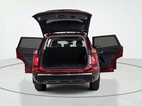 Used 2025 Nissan Rogue Platinum FWD image 13