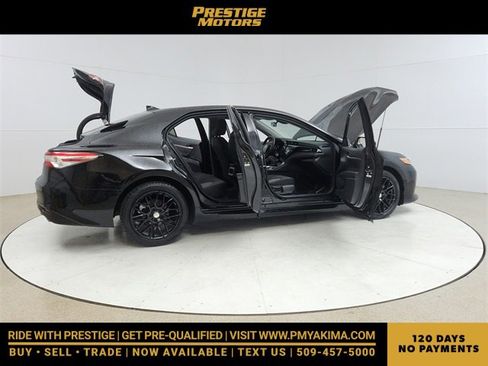 Used 2020 Toyota Camry LE image 12