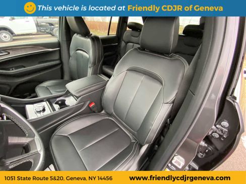 New 2025 Jeep Grand Cherokee Limited w/ Trailer Tow Package image 10