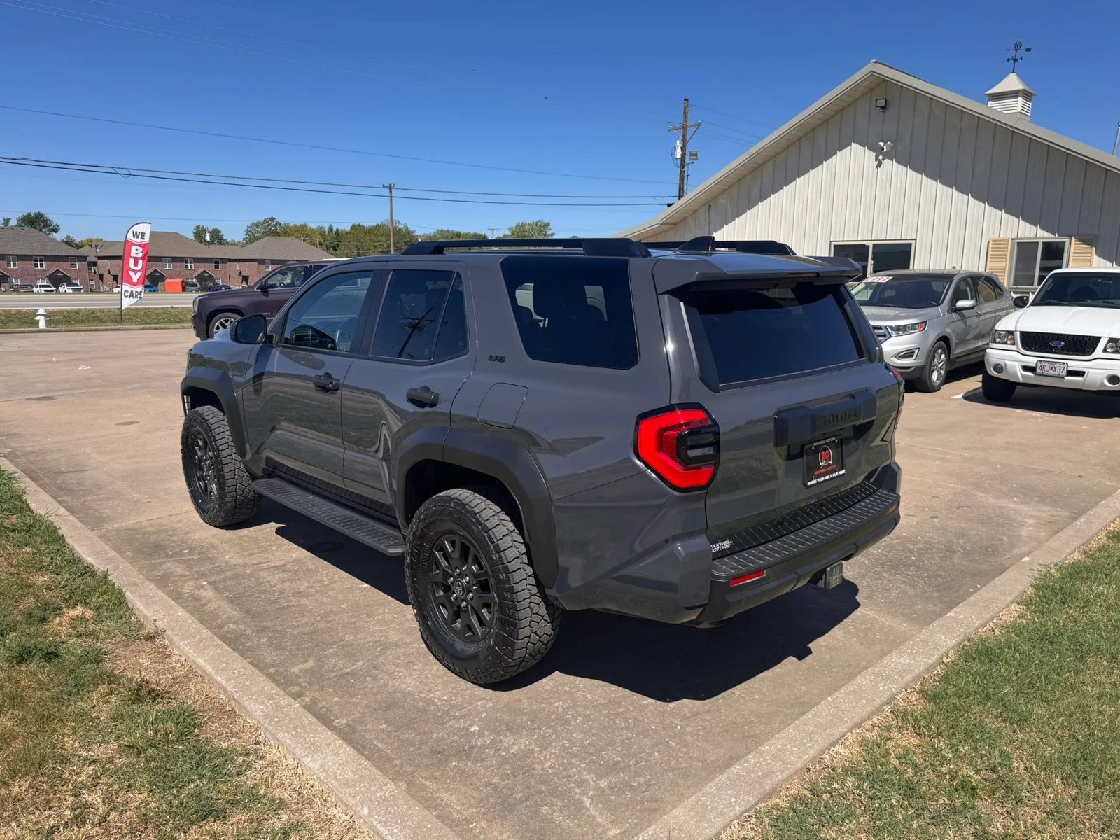 Used 2025 Toyota 4Runner SR5 AWD/4WD image 8