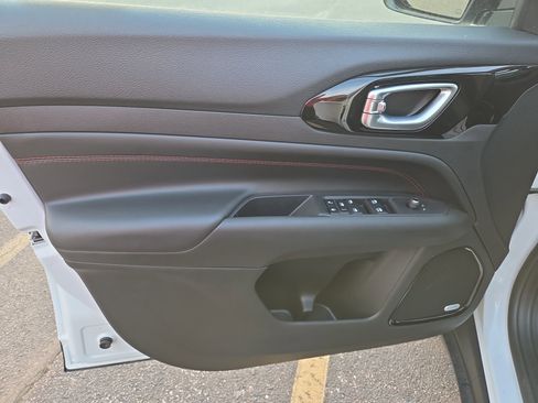 New 2026 Jeep Compass Trailhawk w/ Sun, Sound & Navigation Group image 4