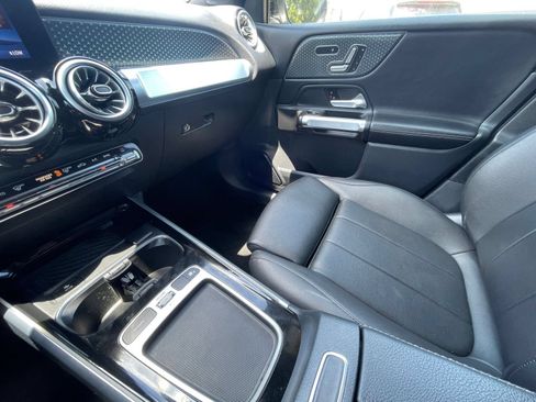 Used 2025 Mercedes-Benz GLB 250 4MATIC image 37