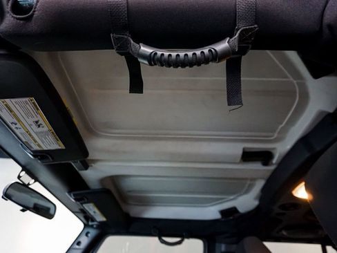 Used 2012 Jeep Wrangler Unlimited Sahara w/ Connectivity Group image 29