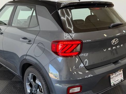 Certified 2023 Hyundai Venue Limited w/ Cargo Package FWD image 10