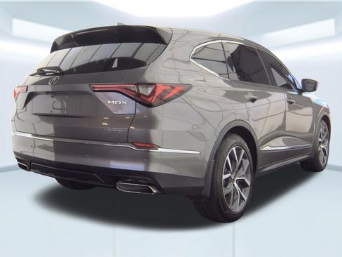 Used 2023 Acura MDX SH-AWD w/ Technology Package image 2