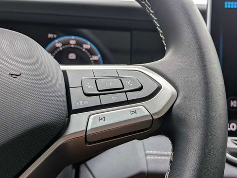 New 2026 Volkswagen Tiguan SE FWD image 27