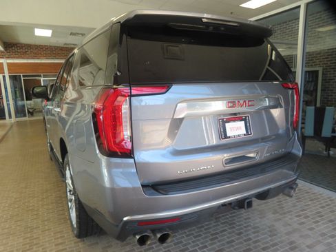 Used 2021 GMC Yukon Denali AWD/4WD image 6