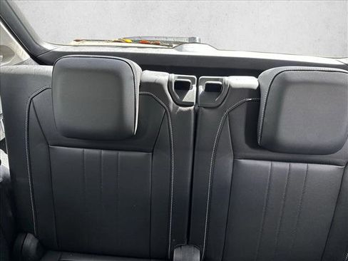 Used 2024 Volkswagen Tiguan SE image 27