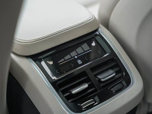 Used 2024 Volvo XC90 B6 Plus w/ Protection Package image 33