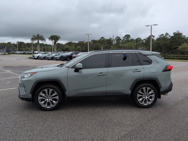 Used 2021 Toyota RAV4 XLE Premium AWD/4WD image 8