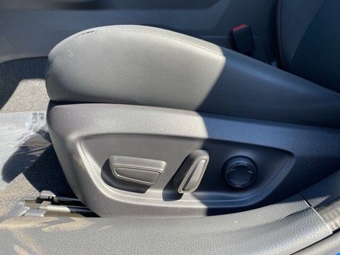 New 2025 Toyota Prius Plug-In Hybrid image 30