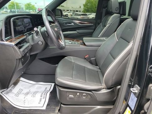 Used 2023 Cadillac Escalade Premium Luxury AWD/4WD image 5