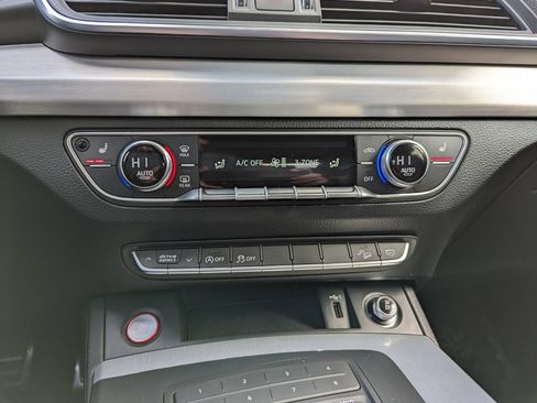 Used 2019 Audi SQ5 Premium image 21