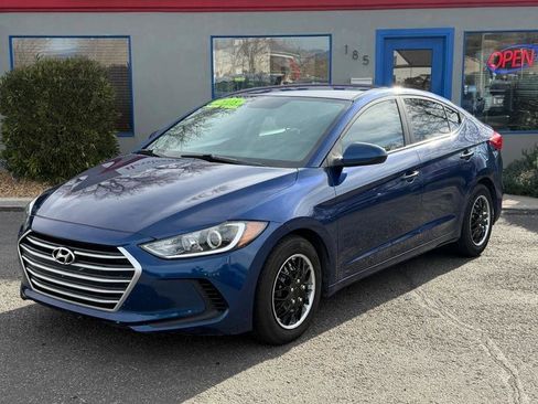 Used 2018 Hyundai Elantra SE image 1