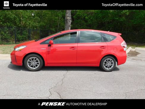 Used 2017 Toyota Prius V Two FWD image 2