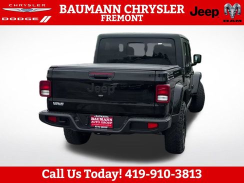 Used 2022 Jeep Gladiator Sport AWD/4WD image 13