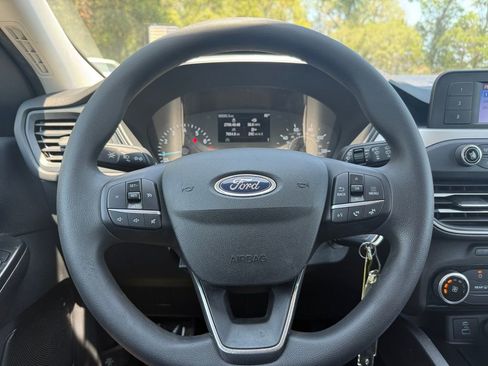 Used 2022 Ford Escape S image 20