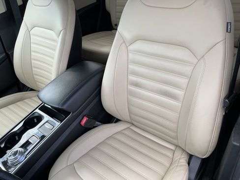 Used 2020 Ford Edge SEL image 62