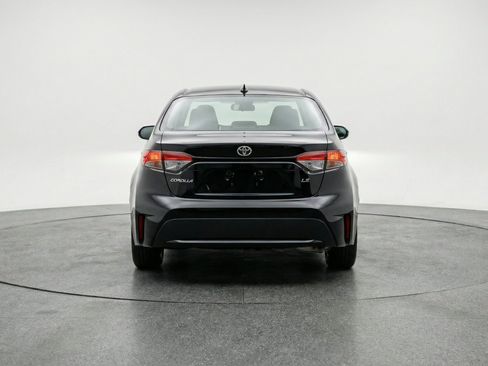Used 2025 Toyota Corolla LE FWD image 7
