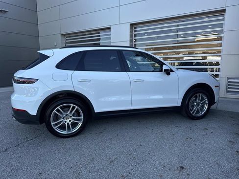 Used 2023 Porsche Cayenne Platinum Edition AWD/4WD image 7