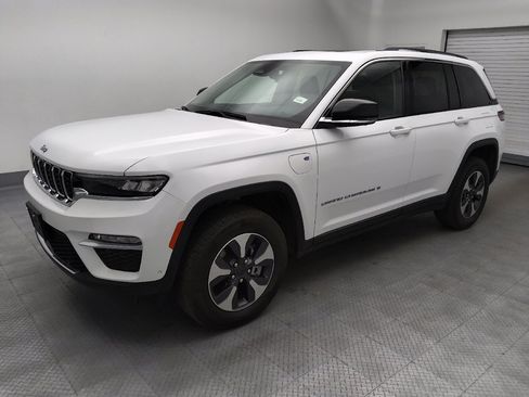 Used 2022 Jeep Grand Cherokee Limited 4xe w/ Luxury Tech Group II AWD/4WD image 3