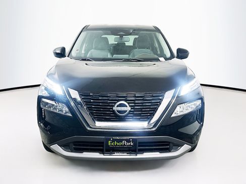 Used 2023 Nissan Rogue SV FWD image 2