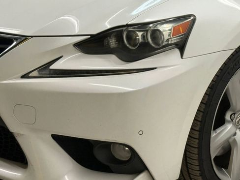 Used 2014 Lexus IS 350 w/ Navigation Package RWD image 4