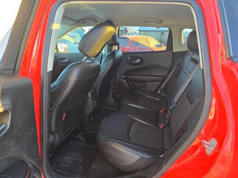 Used 2019 Jeep Compass Trailhawk image 10