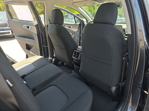 New 2025 Kia Sportage LX image 11