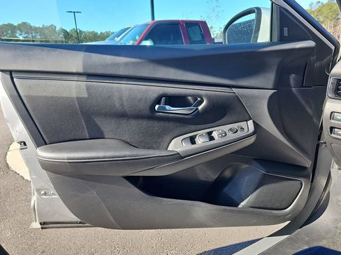 Used 2023 Nissan Sentra SV image 30